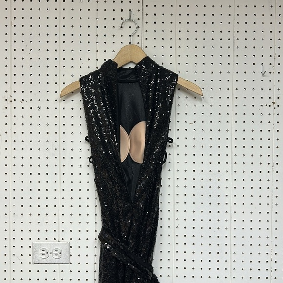 Misguided Black Sequin Dress - Picture 7 of 9